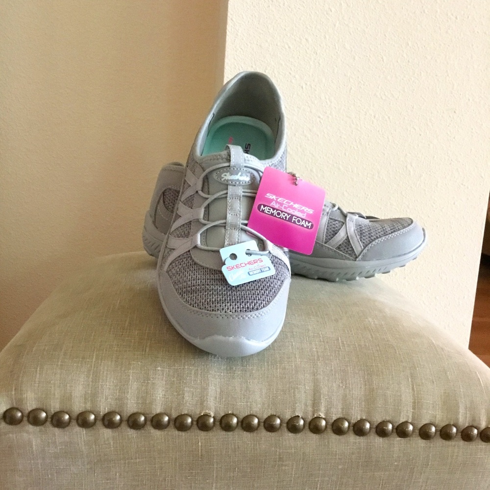 Sketchers slip on , Size 7, light gray